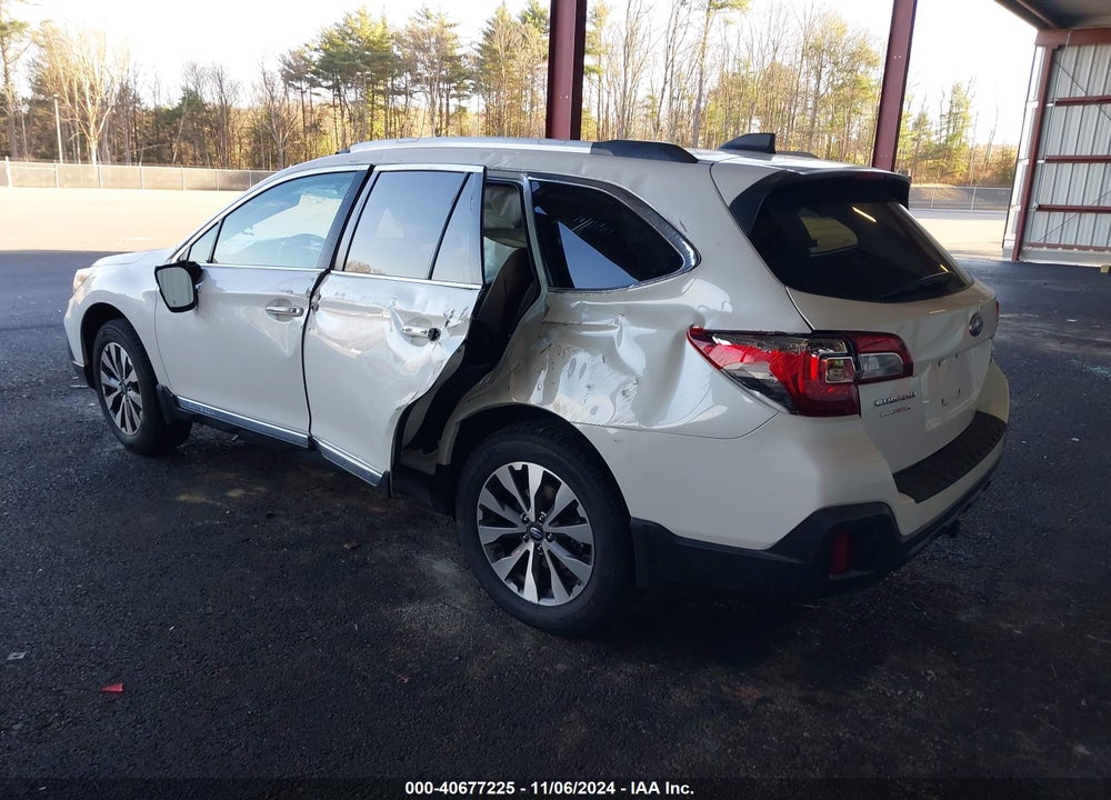 2018 SUBARU OUTBACK 3.6R TOURING VIN: 4S4BSETCXJ3325840