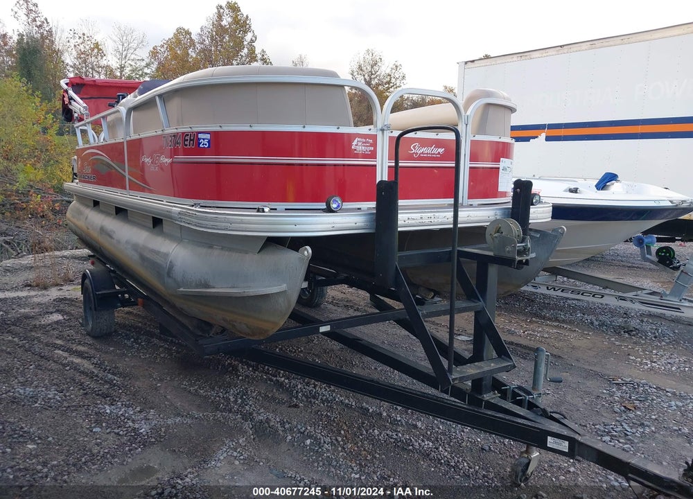 2015 SUNTRACKER PONTOON VIN: BUJ04304G415