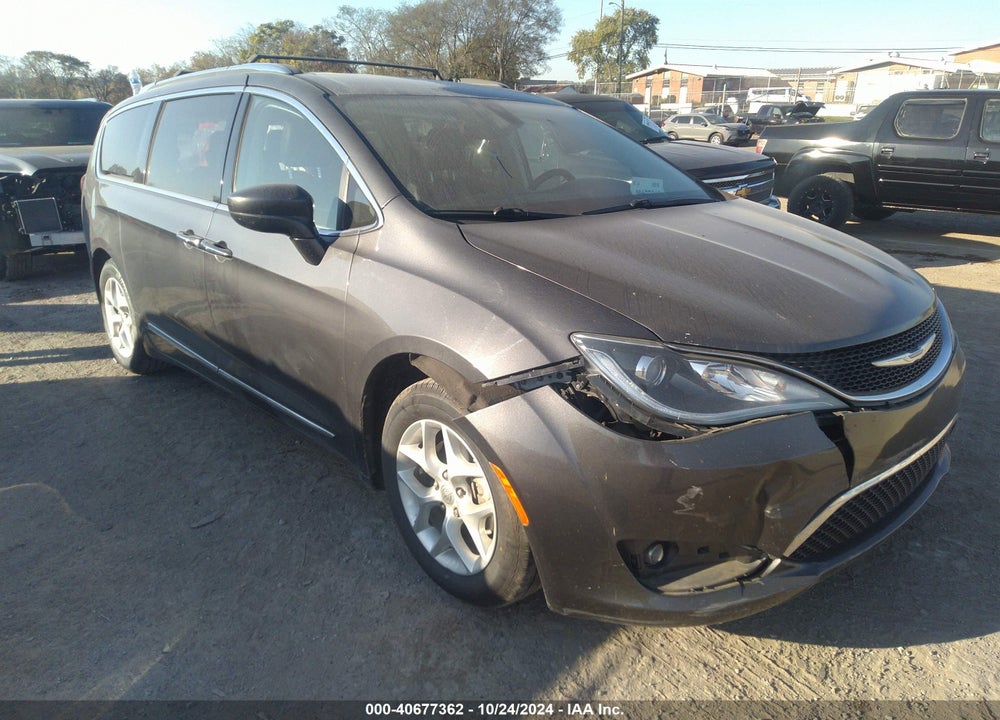 2018 CHRYSLER PACIFICA TOURING L VIN: 2C4RC1BG5JR247889