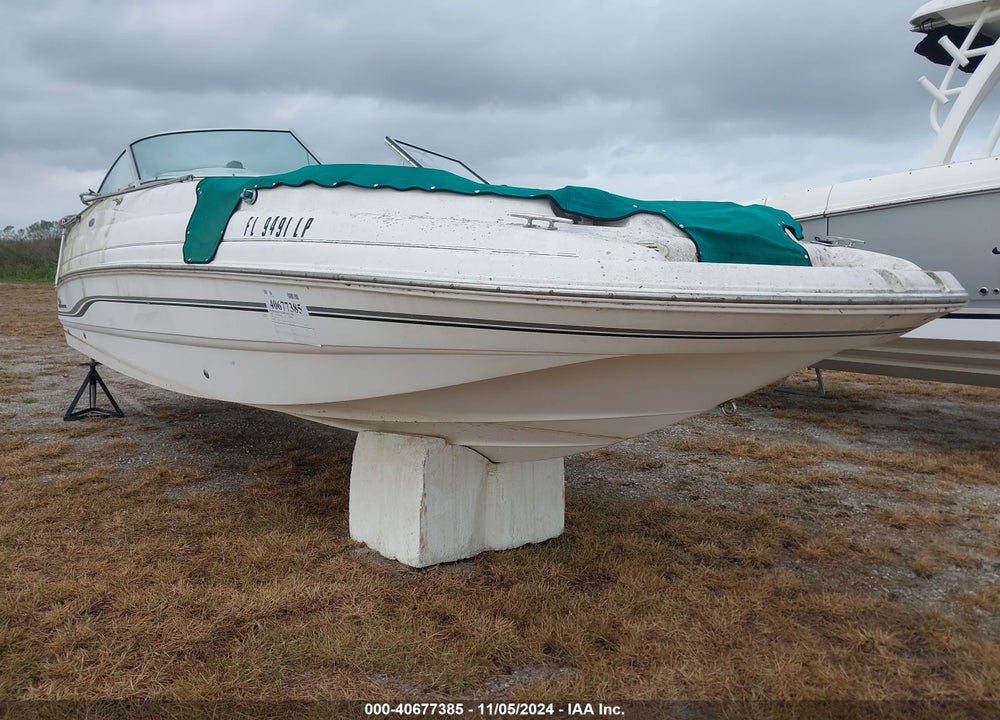 2001 CHAPARRAL BOAT VIN: FGB31320I001