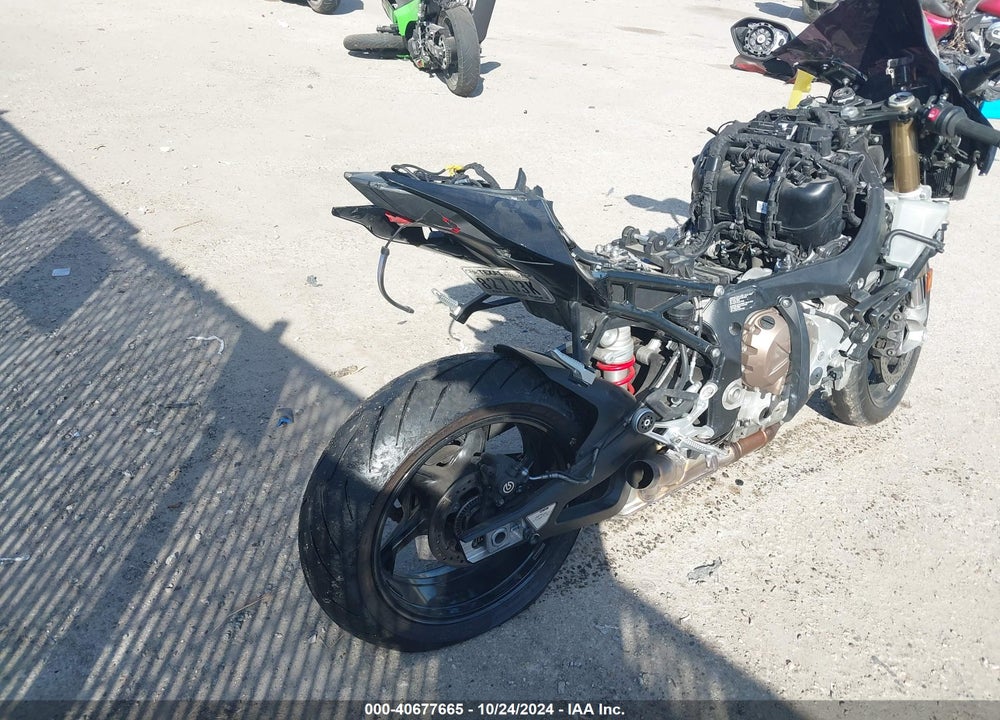 2022 BMW S 1000 RR VIN: WB10E2302N6E95914