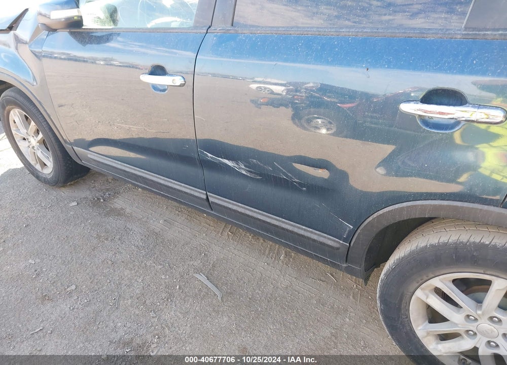 2015 KIA SORENTO LX VIN: 5XYKT3A61FG567356