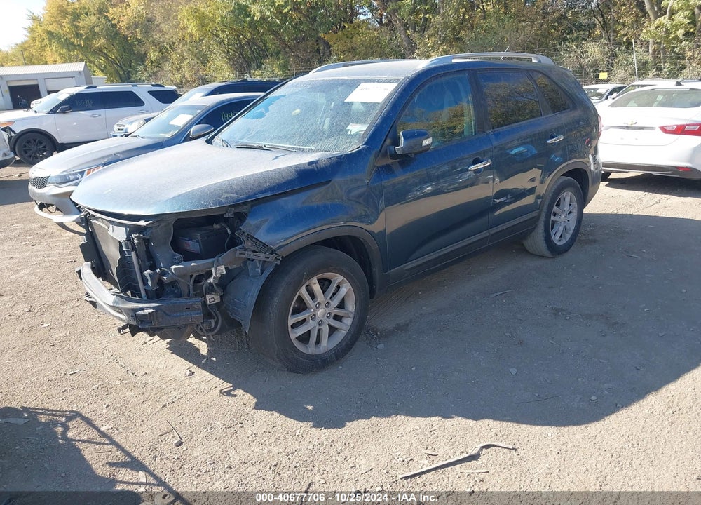 2015 KIA SORENTO LX VIN: 5XYKT3A61FG567356