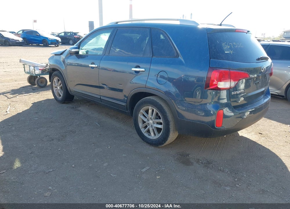 2015 KIA SORENTO LX VIN: 5XYKT3A61FG567356