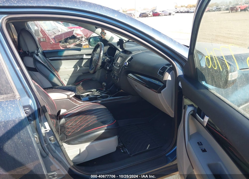 2015 KIA SORENTO LX VIN: 5XYKT3A61FG567356