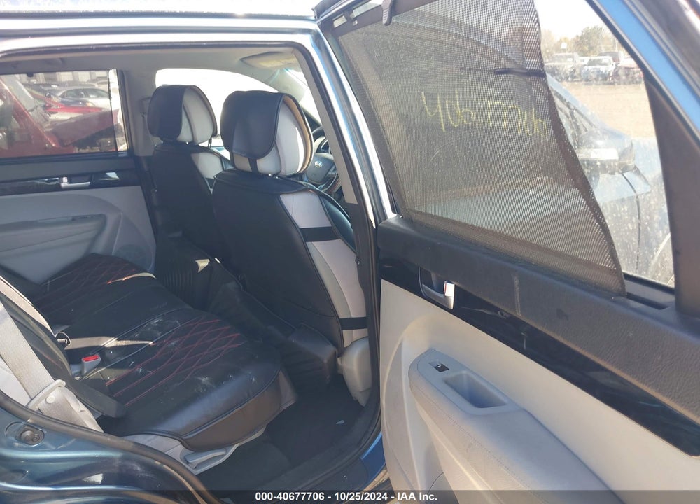 2015 KIA SORENTO LX VIN: 5XYKT3A61FG567356
