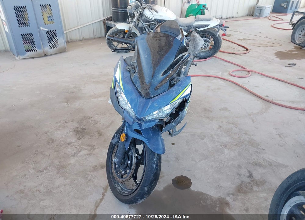 2022 KAWASAKI EX400 VIN: JKAEXKG1XNDAF1140