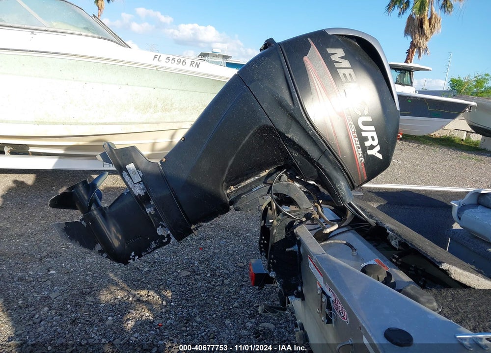2014 TRACKER BOAT VIN: BUJ24046D414