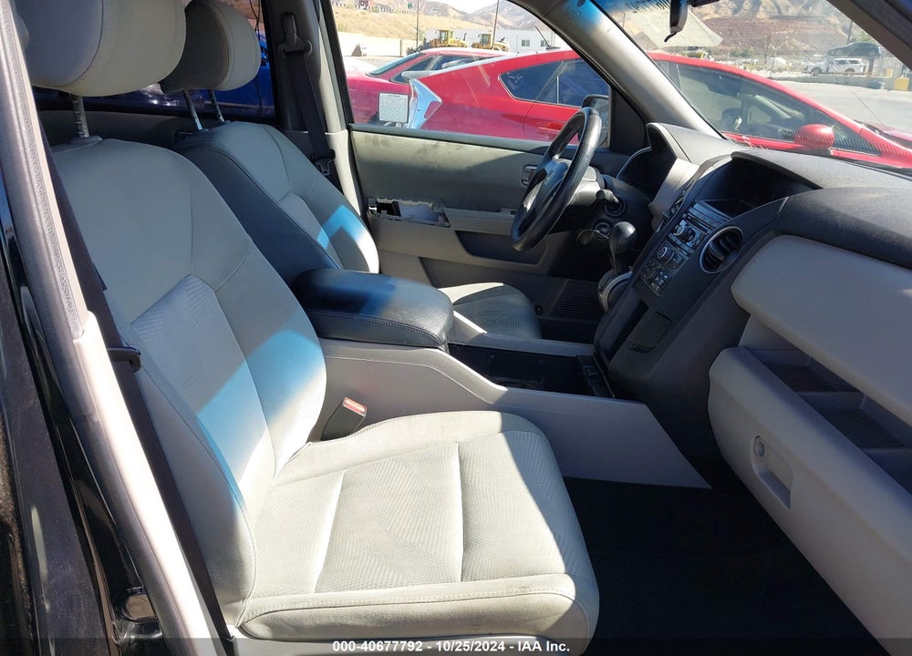 2012 HONDA PILOT LX VIN: 5FNYF3H24CB014644