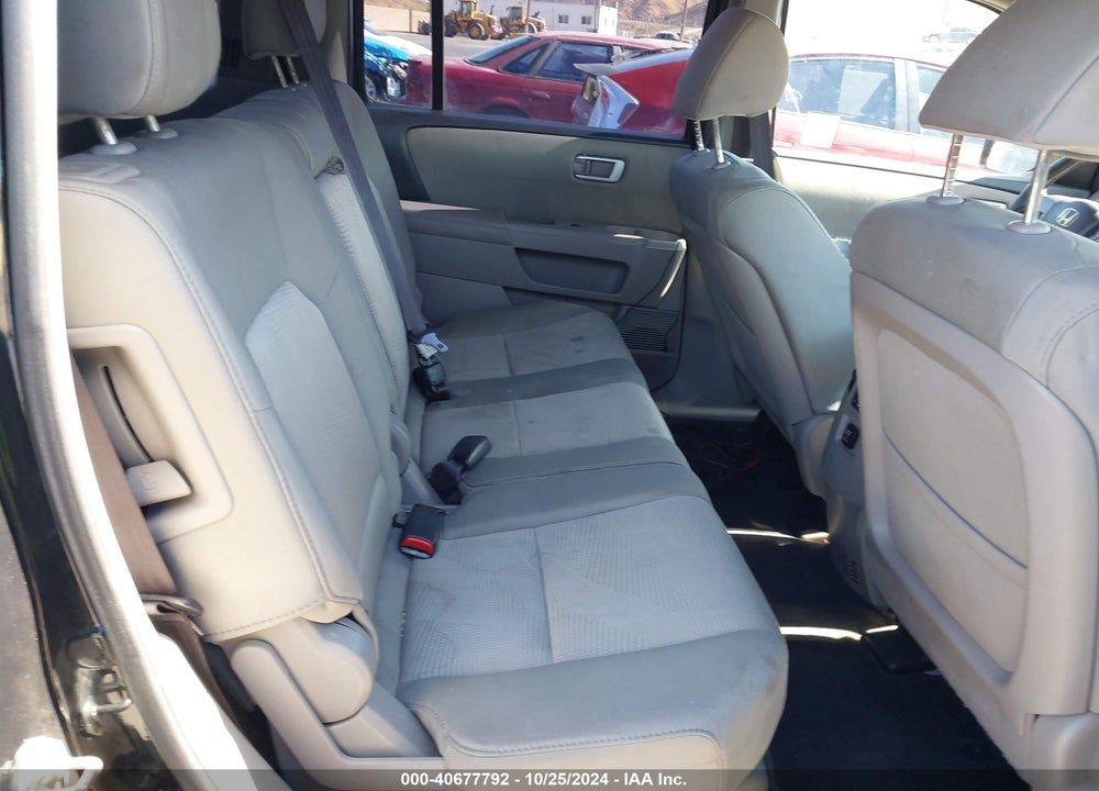 2012 HONDA PILOT LX VIN: 5FNYF3H24CB014644