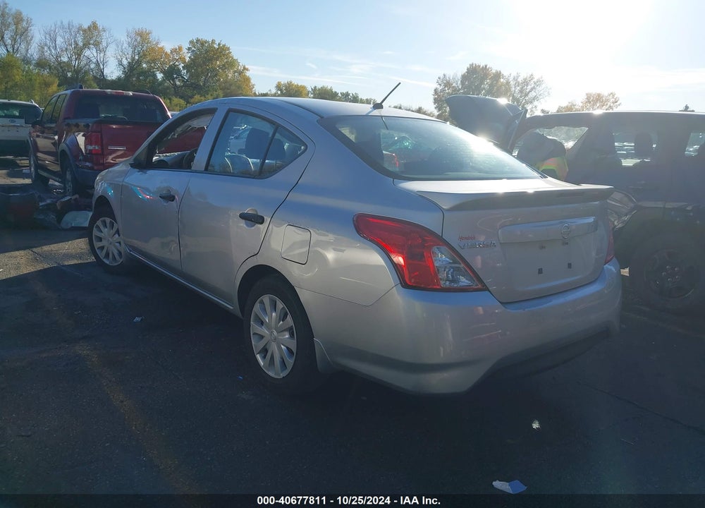 2018 NISSAN VERSA 1.6 S+ VIN: 3N1CN7AP4JL810676