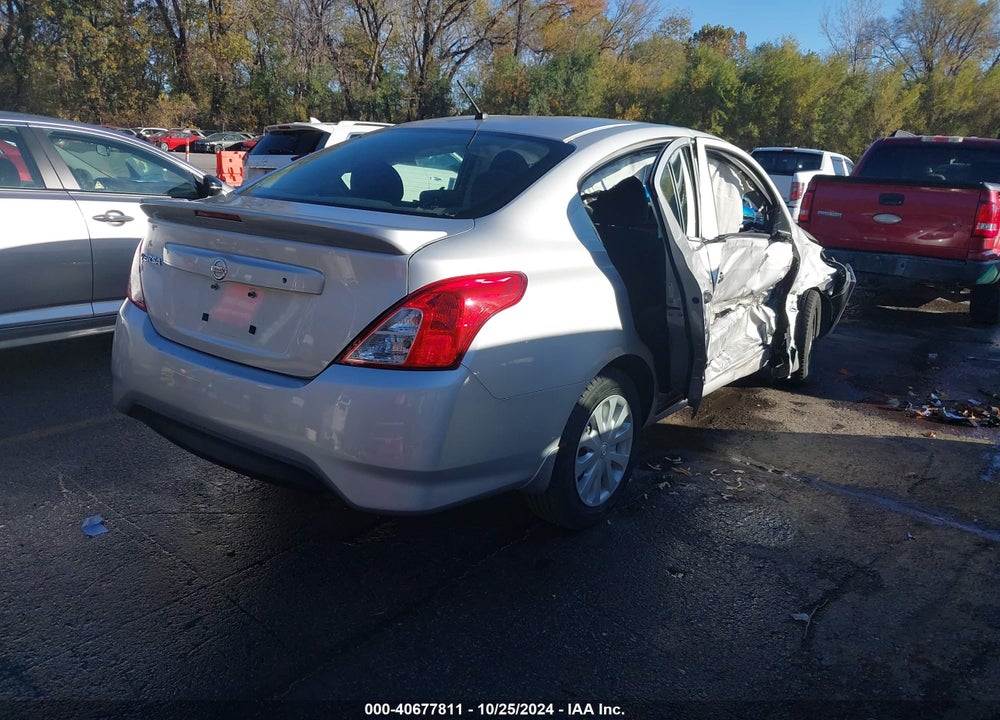 2018 NISSAN VERSA 1.6 S+ VIN: 3N1CN7AP4JL810676