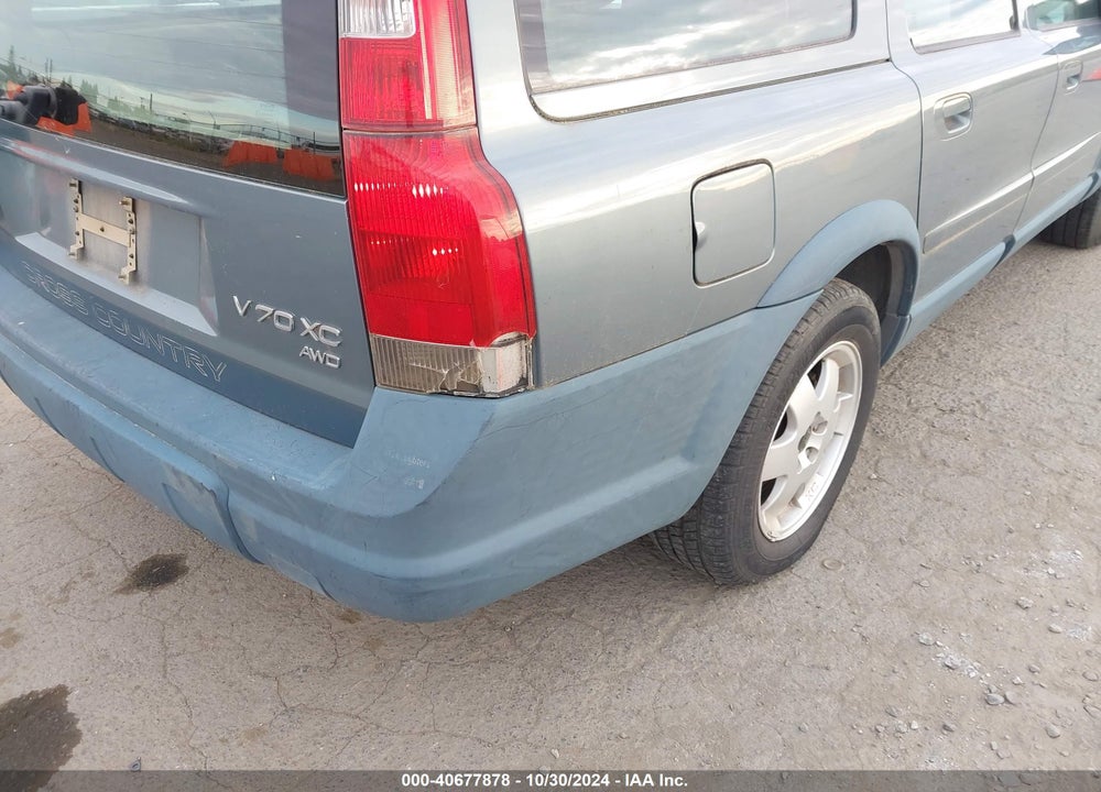 2002 VOLVO V70 XC VIN: YV1SZ58D621062240