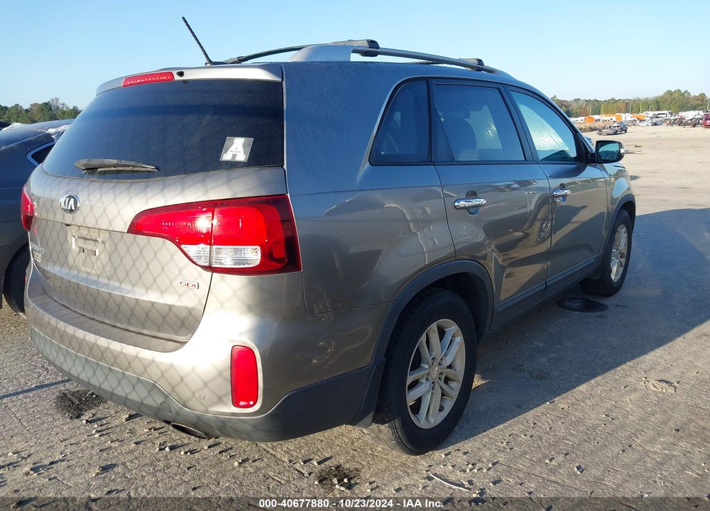 2014 KIA SORENTO LX VIN: 5XYKT4A62EG528280