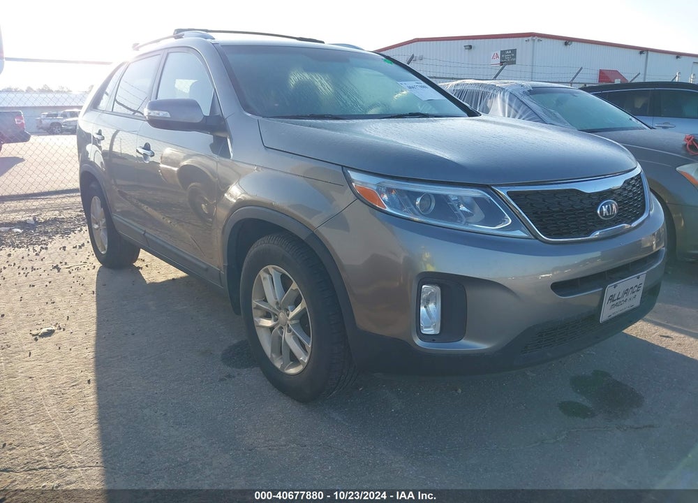 2014 KIA SORENTO LX VIN: 5XYKT4A62EG528280