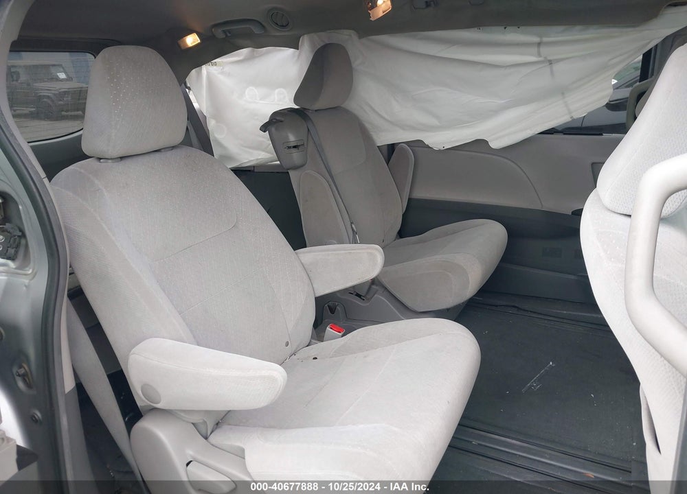 2016 TOYOTA SIENNA LE 8 PASSENGER VIN: 5TDKK3DC2GS724921