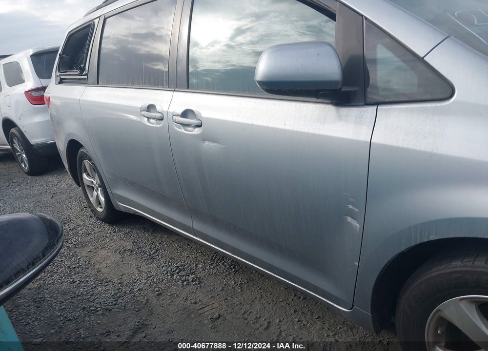 2016 TOYOTA SIENNA LE 8 PASSENGER VIN: 5TDKK3DC2GS724921