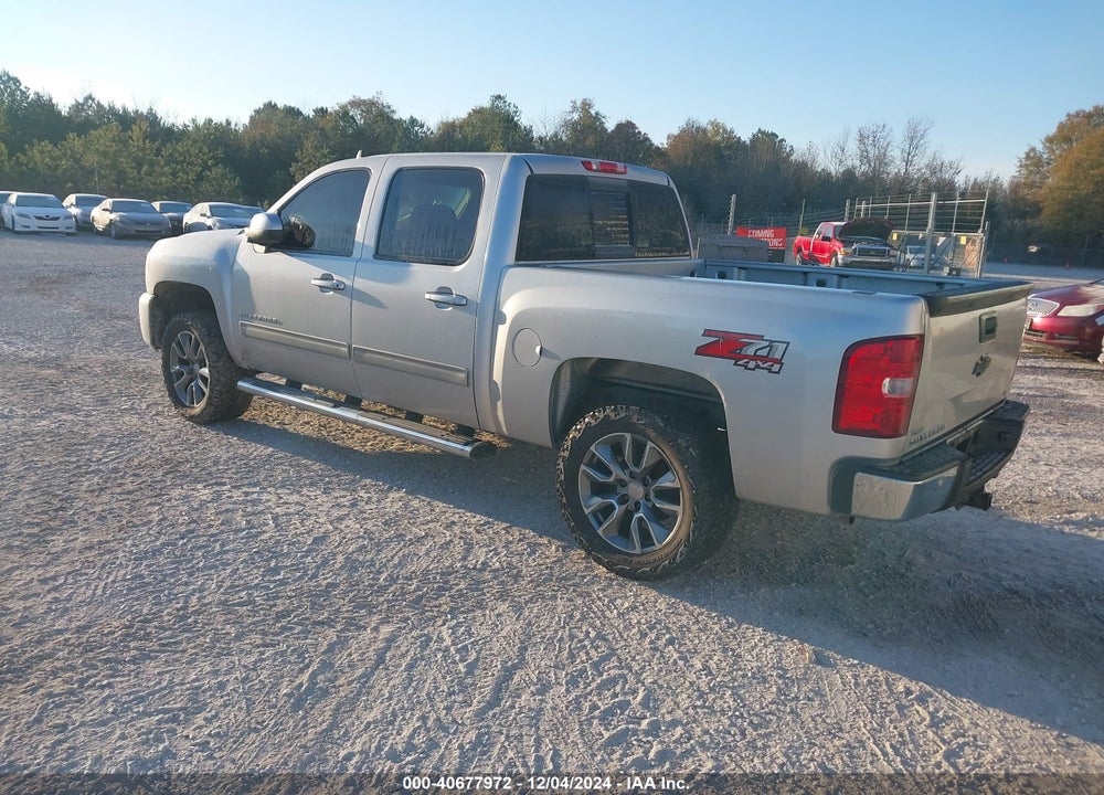 2011 CHEVROLET SILVERADO 1500 LT VIN: 3GCPKSE39BG214703