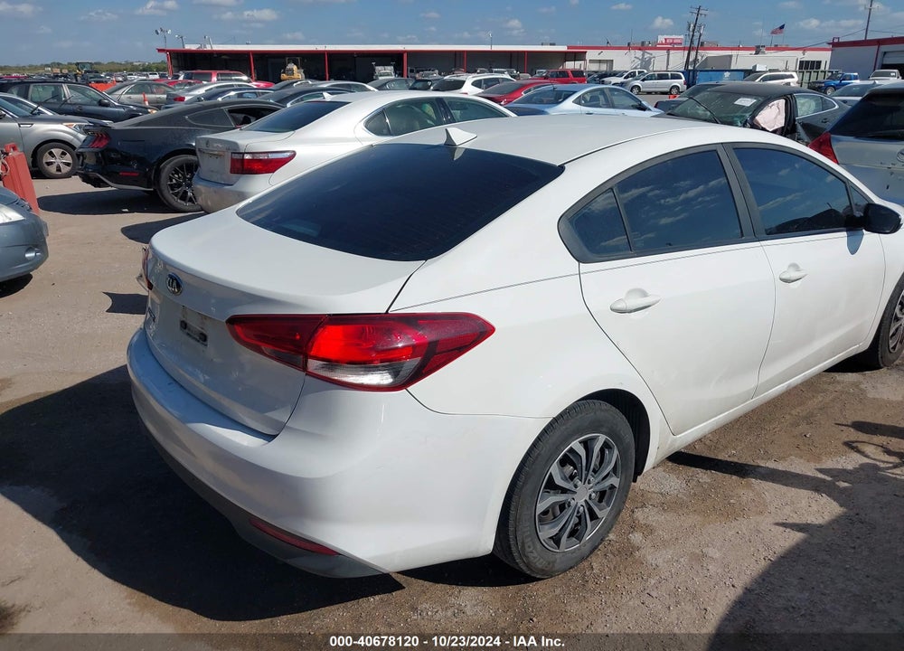 2018 KIA FORTE LX VIN: 3KPFK4A77JE276482
