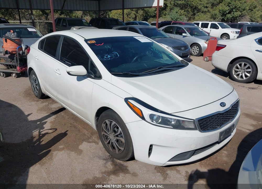 2018 KIA FORTE LX VIN: 3KPFK4A77JE276482