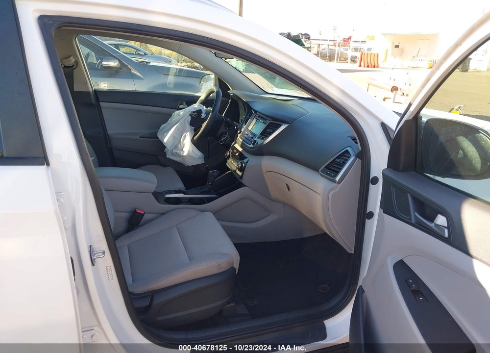 2016 HYUNDAI TUCSON SE VIN: KM8J3CA40GU074998