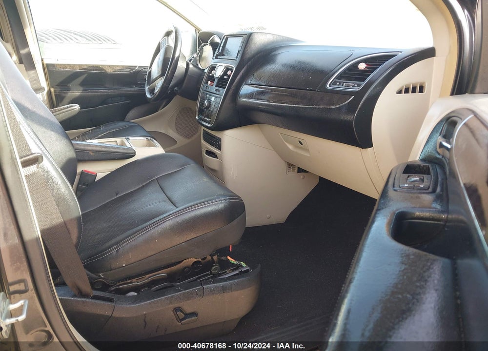 2011 CHRYSLER TOWN & COUNTRY TOURING-L VIN: 2A4RR8DG2BR659431