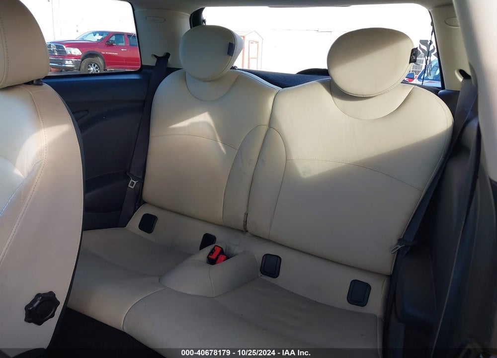2013 MINI HARDTOP COOPER VIN: WMWSU3C56DT373650