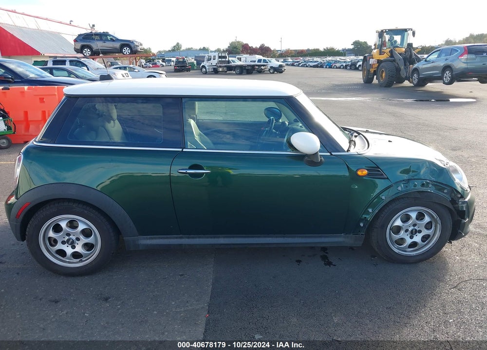 2013 MINI HARDTOP COOPER VIN: WMWSU3C56DT373650