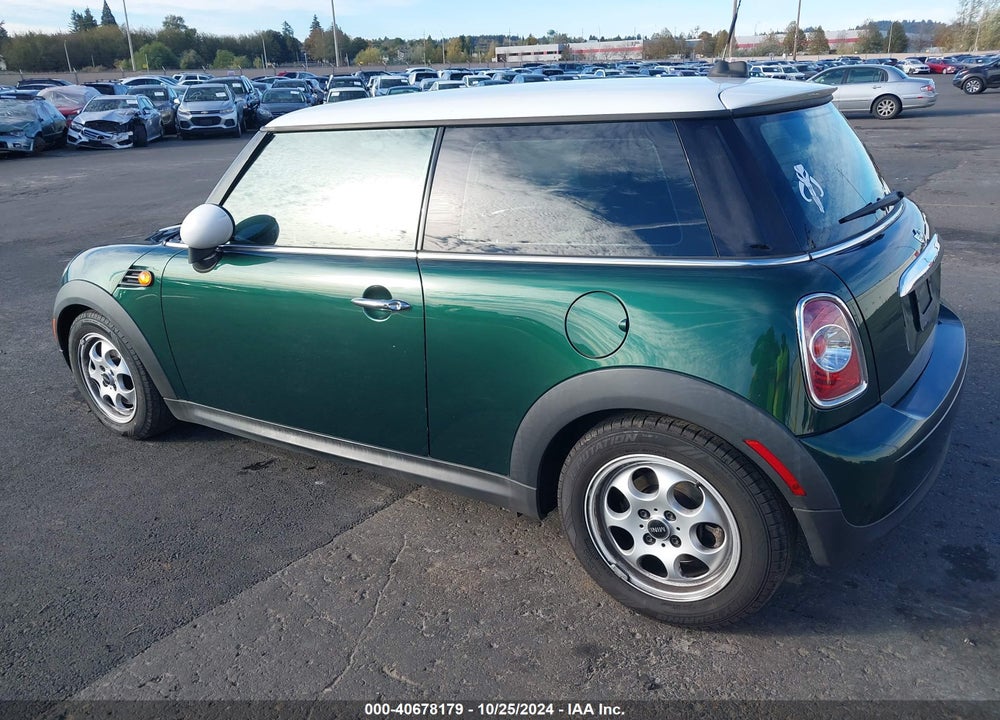 2013 MINI HARDTOP COOPER VIN: WMWSU3C56DT373650