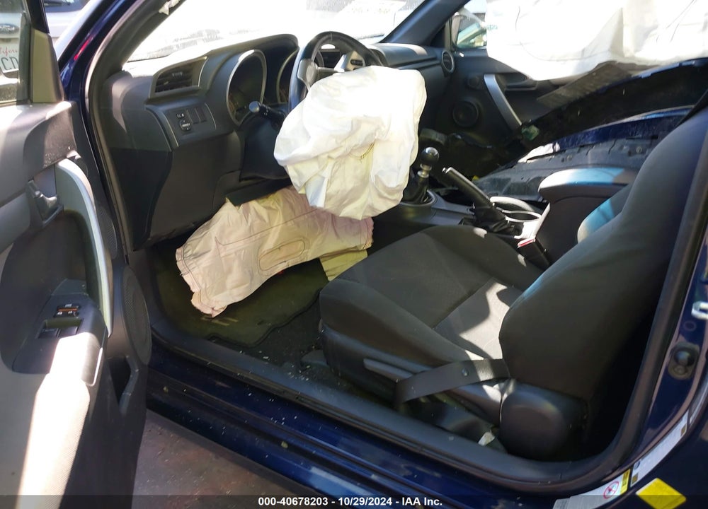 2013 SCION TC VIN: JTKJF5C77D3062940