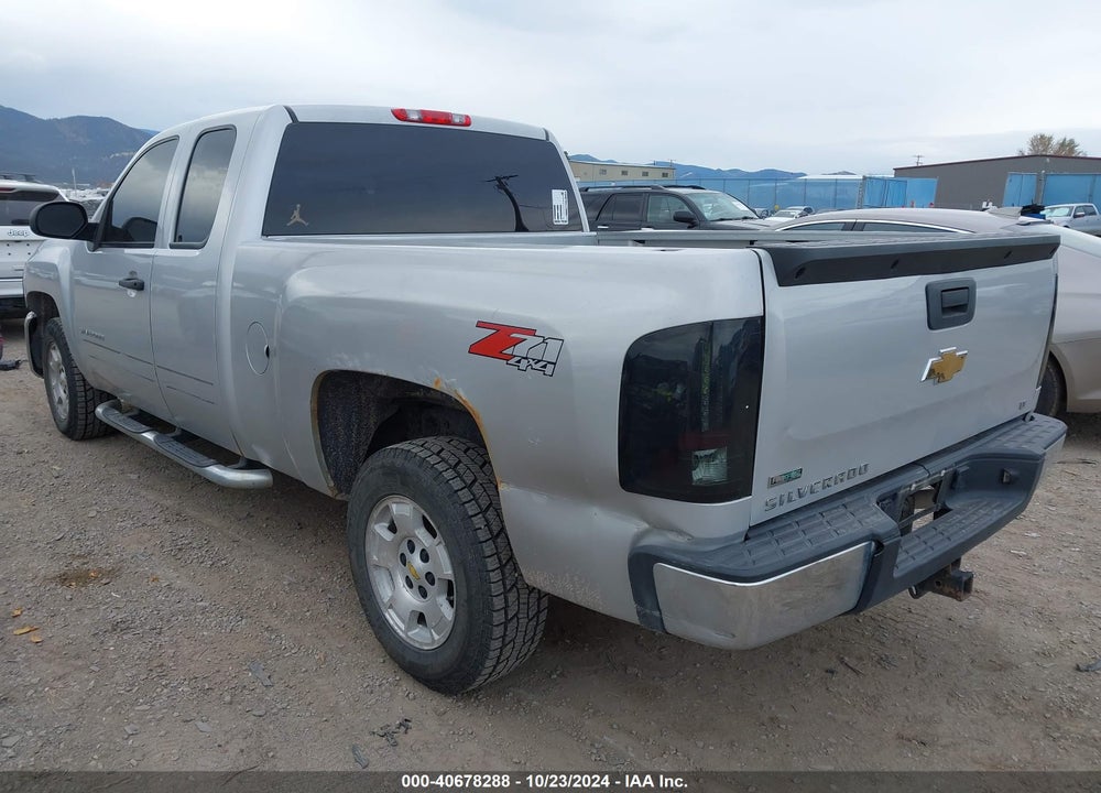 2011 CHEVROLET SILVERADO 1500 LT VIN: 1GCRKSE33BZ229349