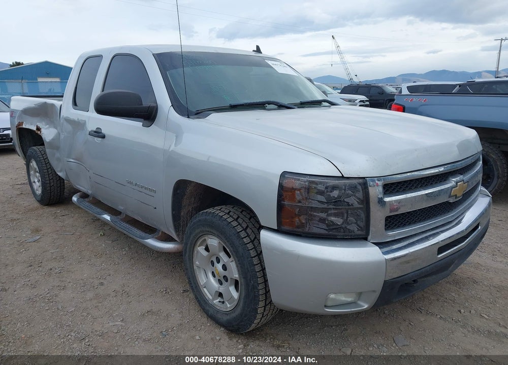 2011 CHEVROLET SILVERADO 1500 LT VIN: 1GCRKSE33BZ229349