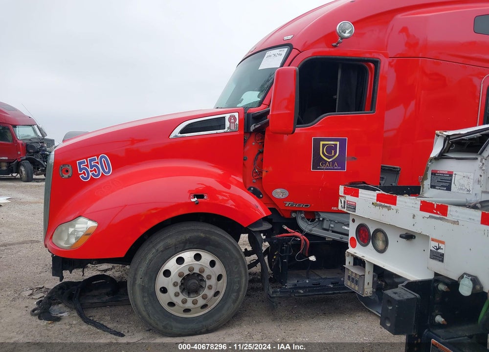 2019 KENWORTH T680 VIN: 1XKYD49X9KJ236646