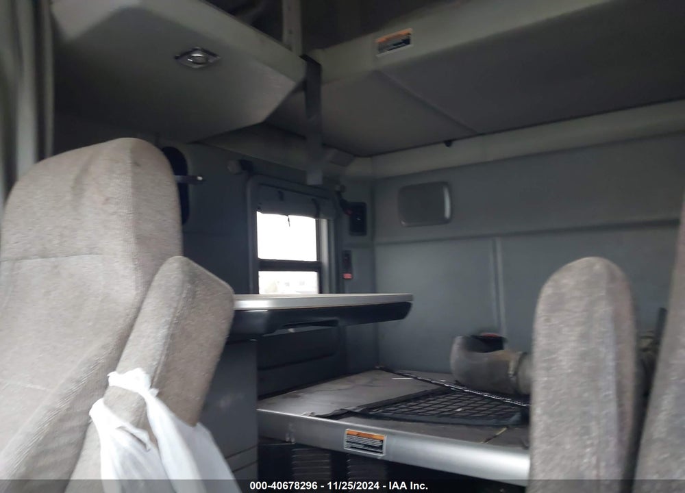2019 KENWORTH T680 VIN: 1XKYD49X9KJ236646