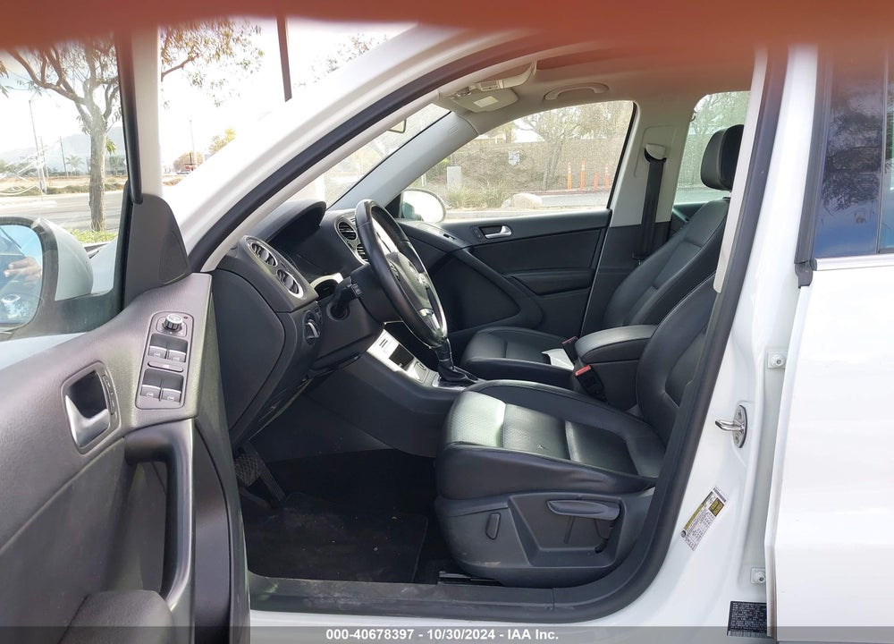 2015 VOLKSWAGEN TIGUAN SE VIN: WVGAV7AX5FW607426