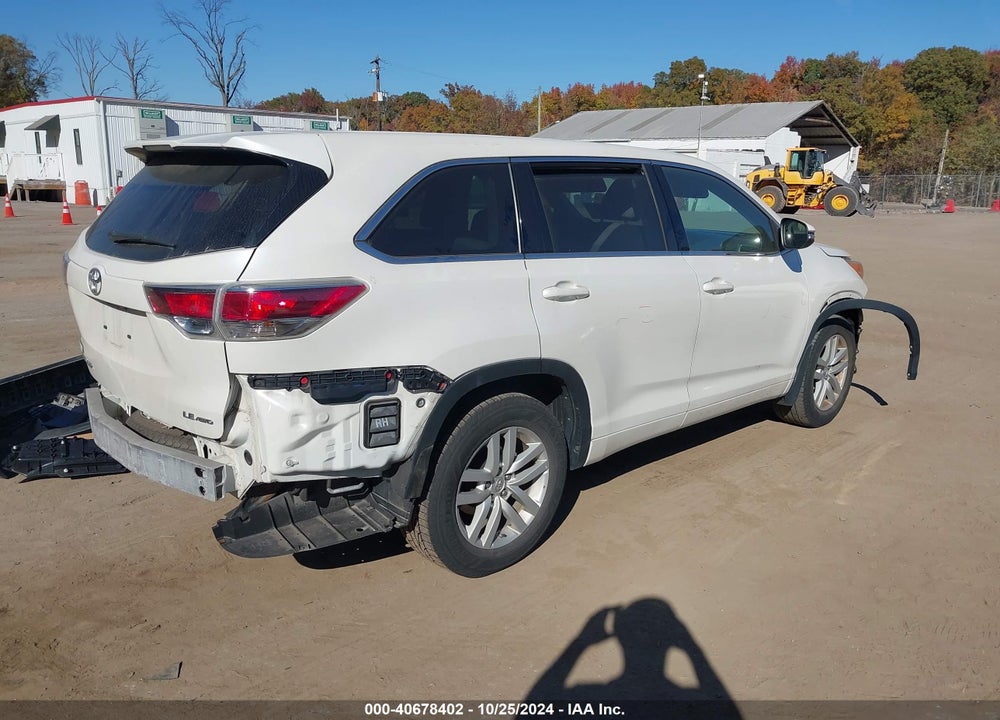 2014 TOYOTA HIGHLANDER LE V6 VIN: 5TDBKRFH8ES024104