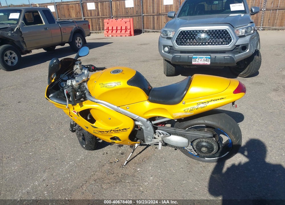 1997 TRIUMPH MOTORCYCLE T595 DAYTONA VIN: SMT502FK4VJ051921