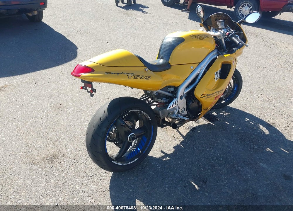 1997 TRIUMPH MOTORCYCLE T595 DAYTONA VIN: SMT502FK4VJ051921