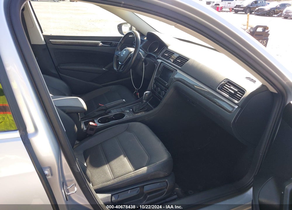 2018 VOLKSWAGEN PASSAT 2.0T SE VIN: 1VWBA7A36JC029720