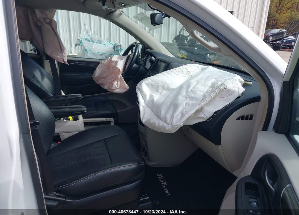 2015 CHRYSLER TOWN & COUNTRY TOURING VIN: 2C4RC1BG8FR596052