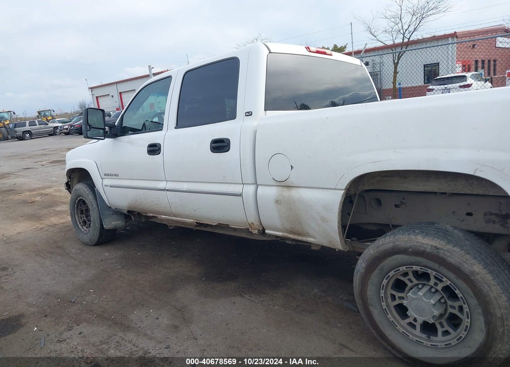 2005 GMC SIERRA 2500HD SLT VIN: 1GTHK232X5F889268