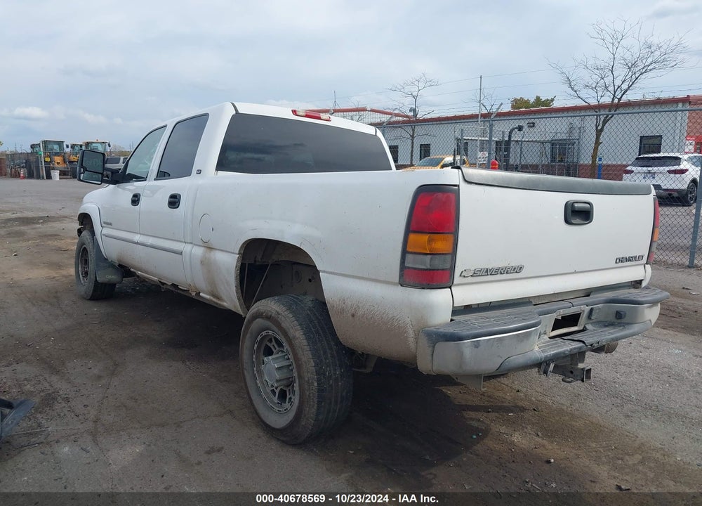 2005 GMC SIERRA 2500HD SLT VIN: 1GTHK232X5F889268