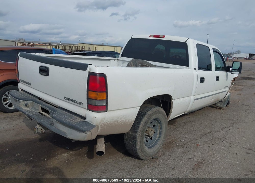 2005 GMC SIERRA 2500HD SLT VIN: 1GTHK232X5F889268