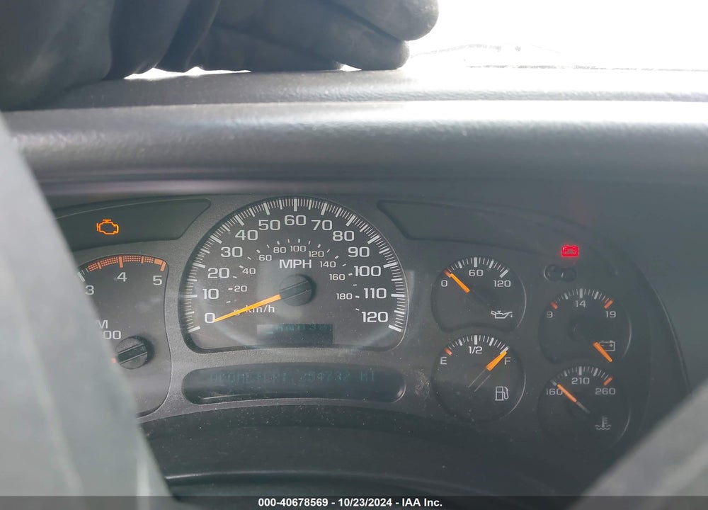 2005 GMC SIERRA 2500HD SLT VIN: 1GTHK232X5F889268