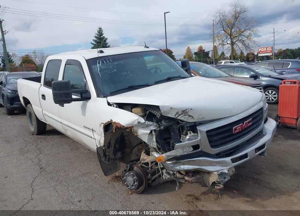 2005 GMC SIERRA 2500HD SLT VIN: 1GTHK232X5F889268