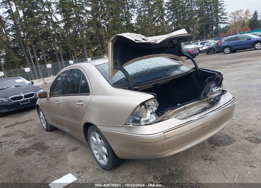 2003 MERCEDES-BENZ C 240 VIN: WDBRF61J23E013564