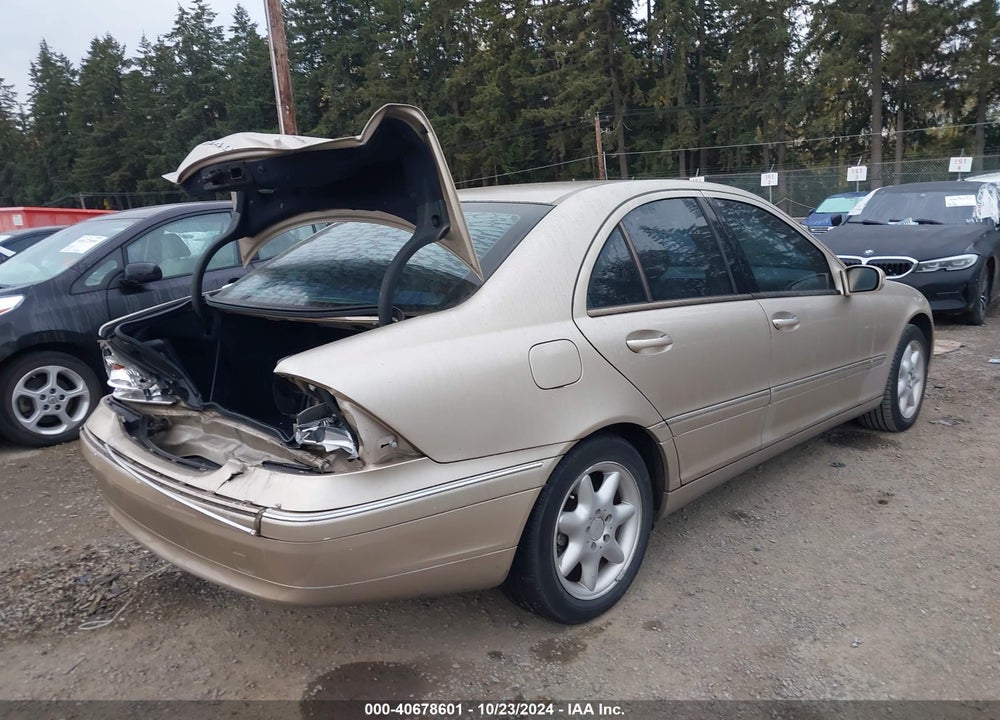 2003 MERCEDES-BENZ C 240 VIN: WDBRF61J23E013564