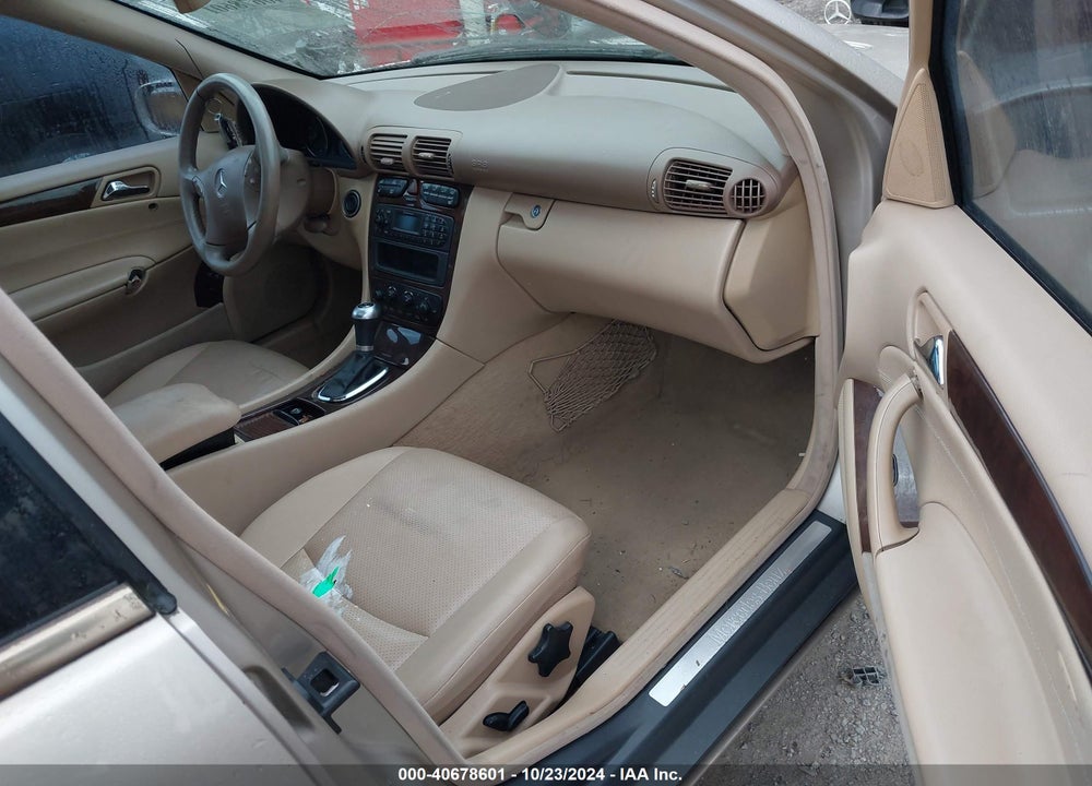 2003 MERCEDES-BENZ C 240 VIN: WDBRF61J23E013564