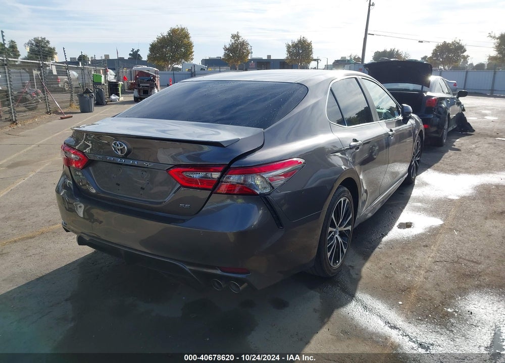 2018 TOYOTA CAMRY SE VIN: 4T1B11HK5JU124756