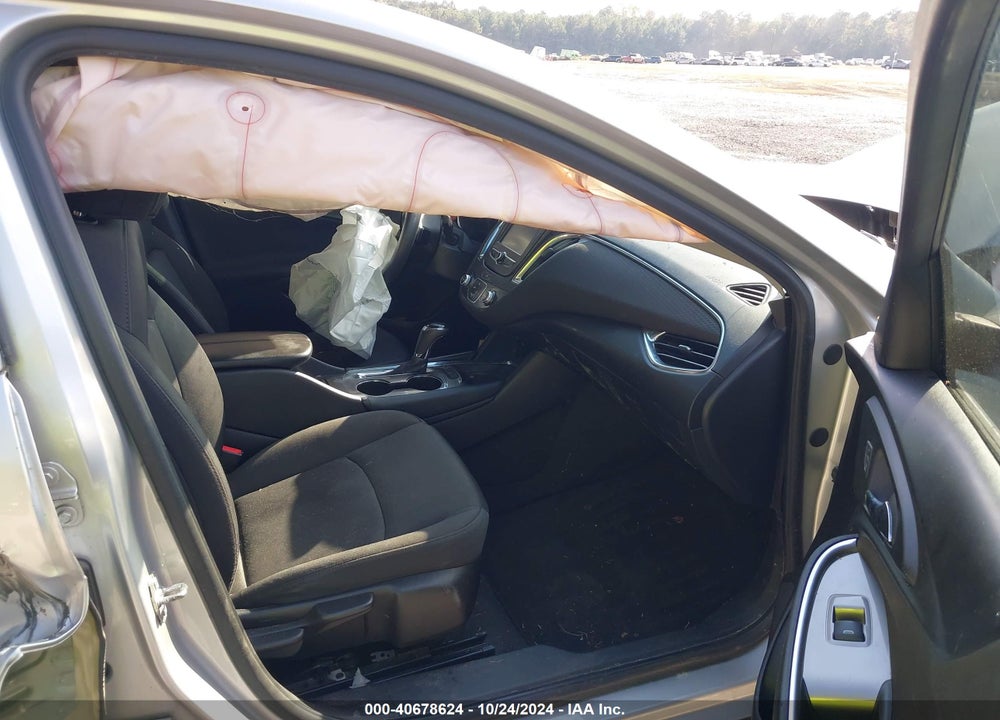 2018 CHEVROLET MALIBU LT VIN: 1G1ZD5ST1JF274380